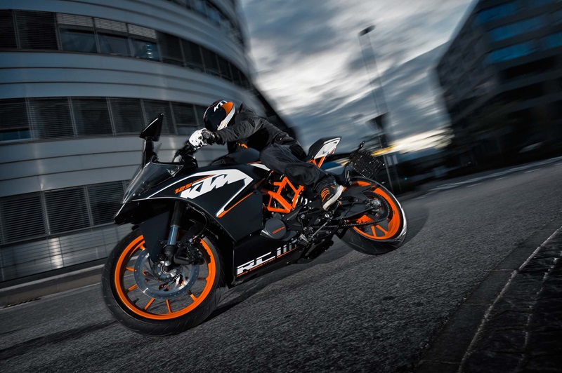 РњРѕС‚РѕС†РёРєР» KTM 125 Duke С„РѕРЅ