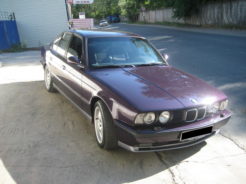 BMW individual Daytona Violet Metallic m5