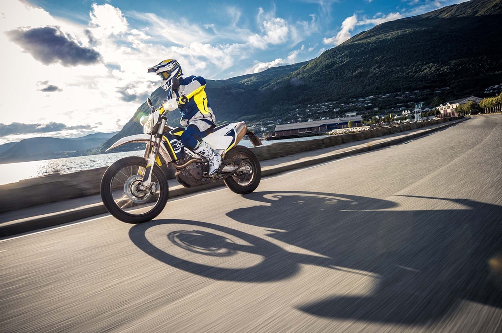 Мотоцикл эндуро Husqvarna обои