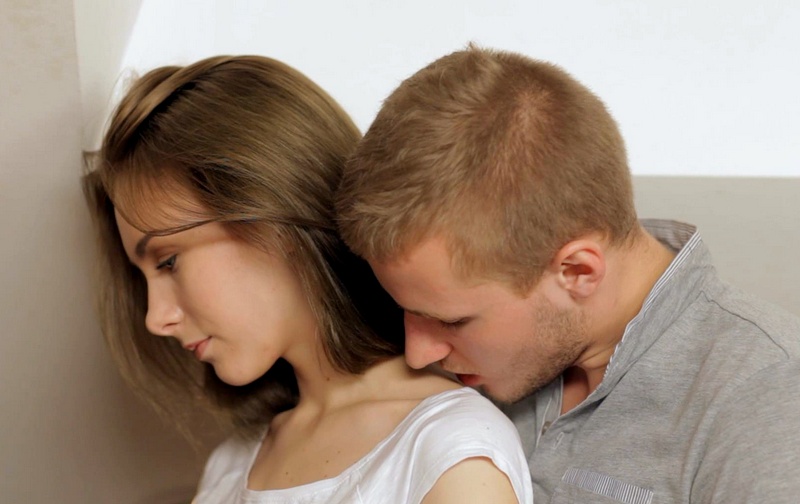 Serpente Edita - Teen Serpente Sucks and Screws with Her Guy Right in the Kitchen